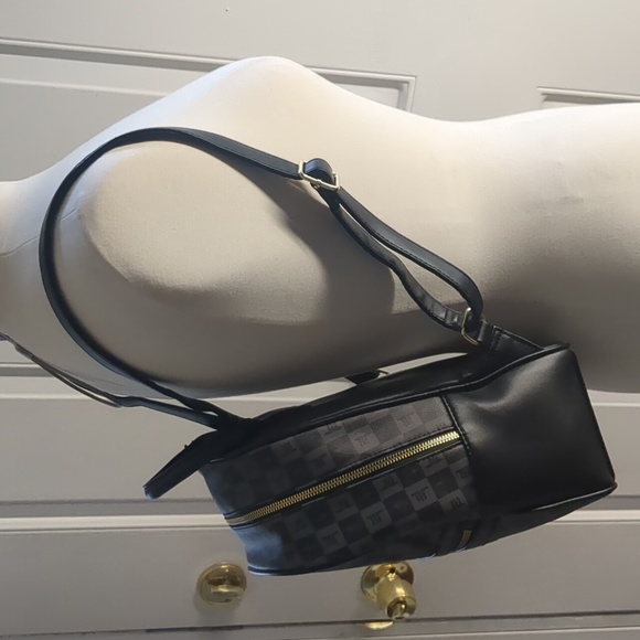 HASLEY SIGNATURE BACKPACK- BLACK/GREY. - Picture 5 of 11